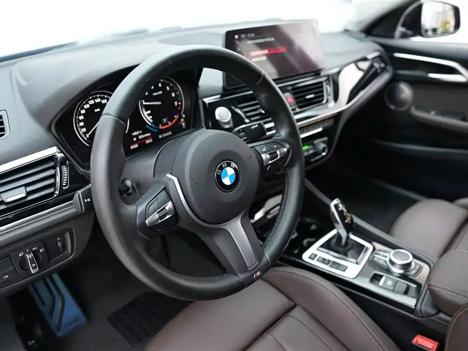 BMW 1 Series 2021 125i M Sport Black Night Edition фото 6