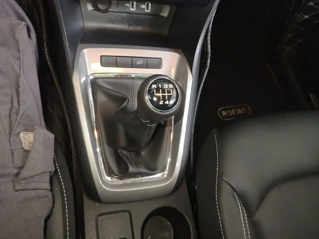 Фото 14 - Roewe RX3
