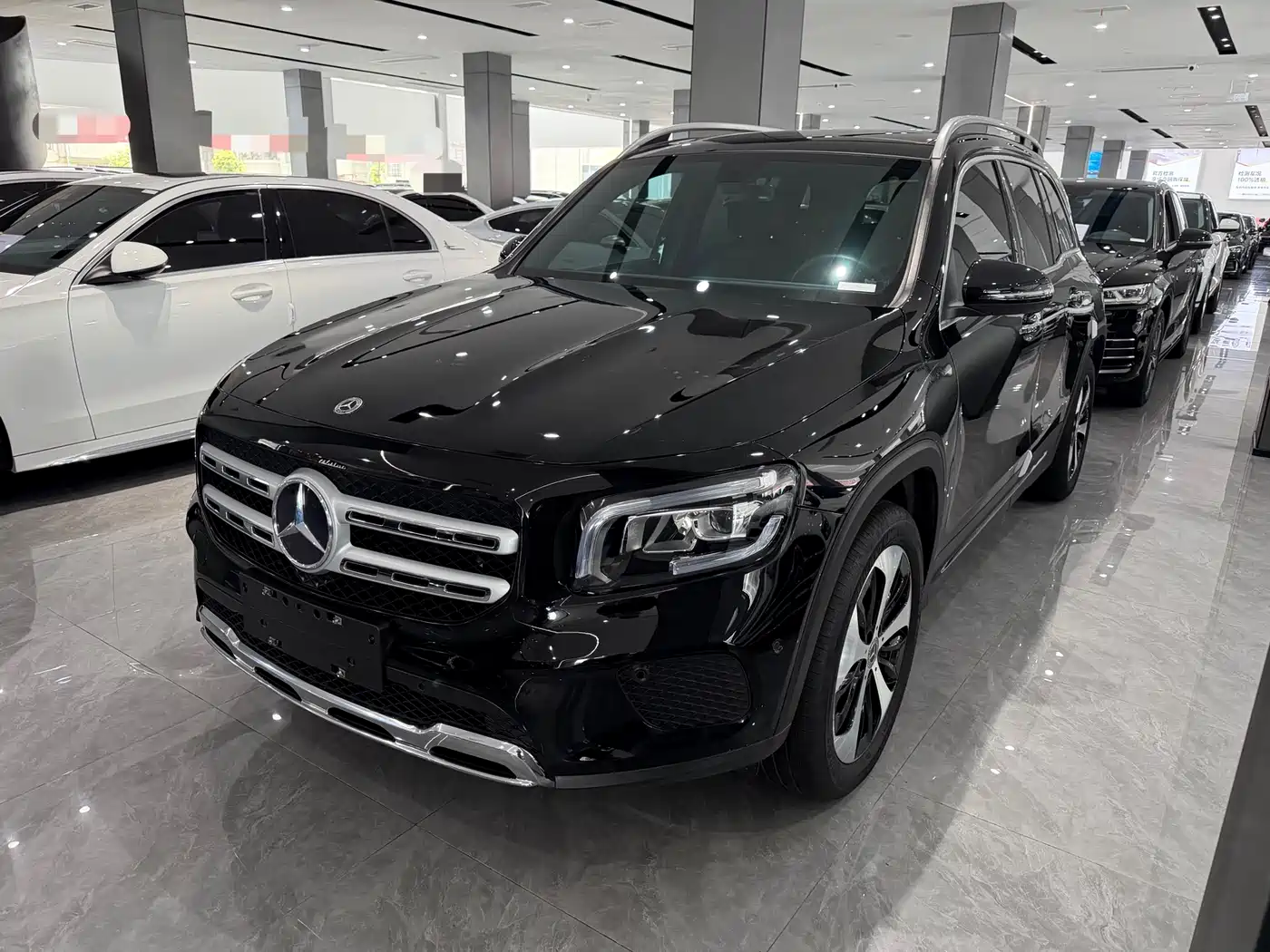 MERCEDES-BENZ GLB