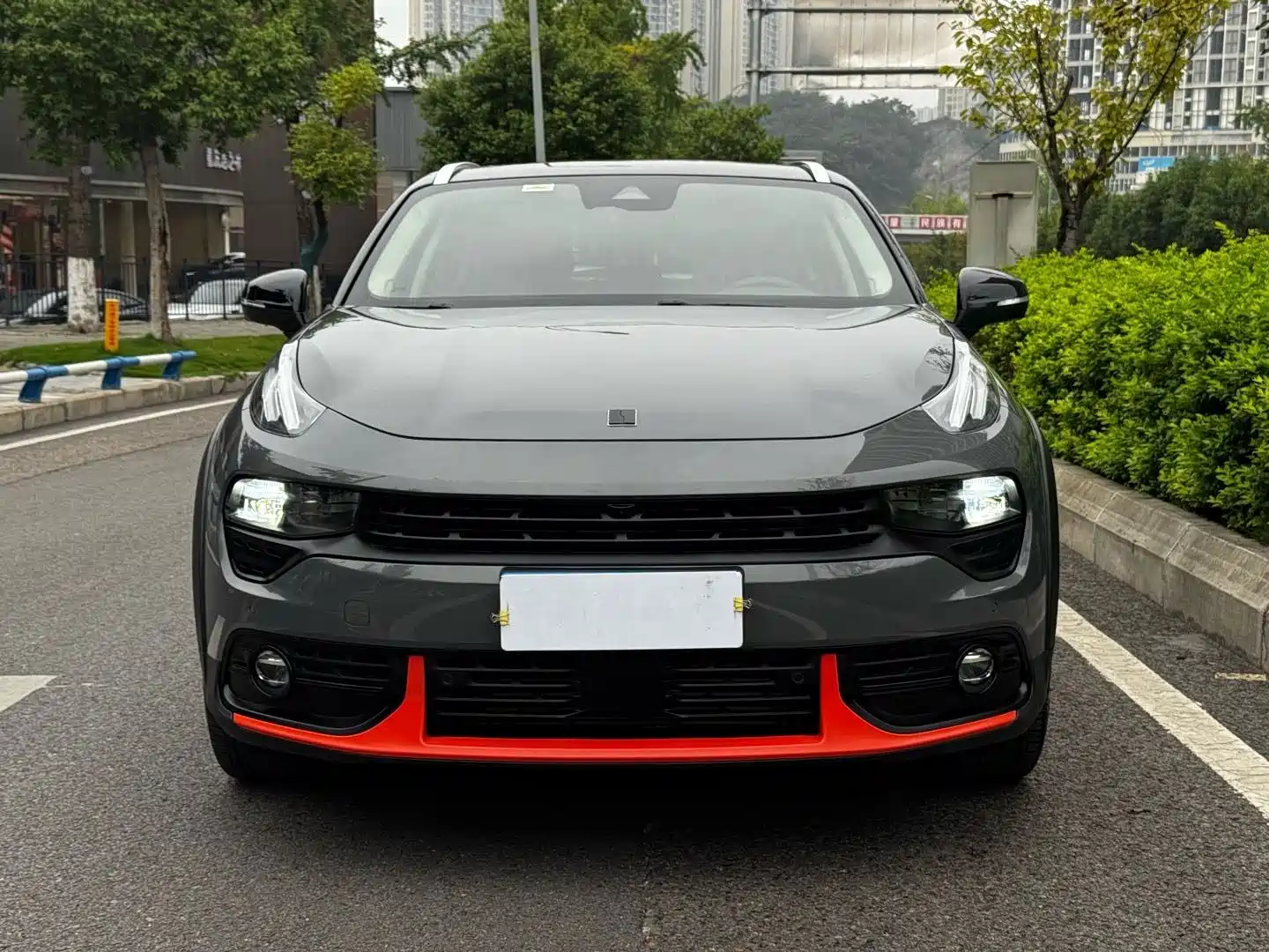 Photo 2 - Lynk & Co 02
