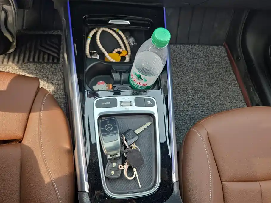 MERCEDES-BENZ GLB