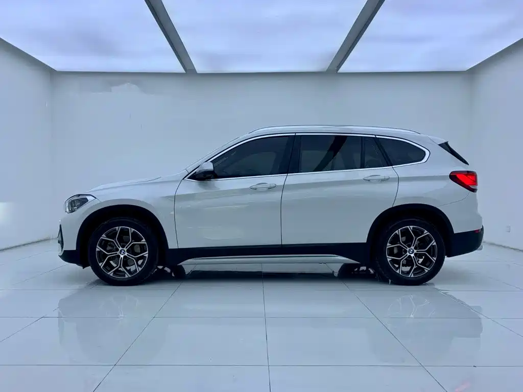 Фото 6 - BMW X1
