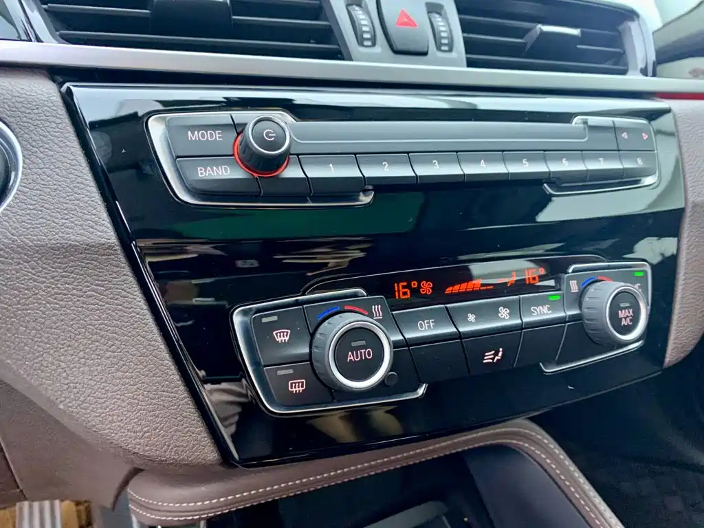 Фото 24 - BMW X1