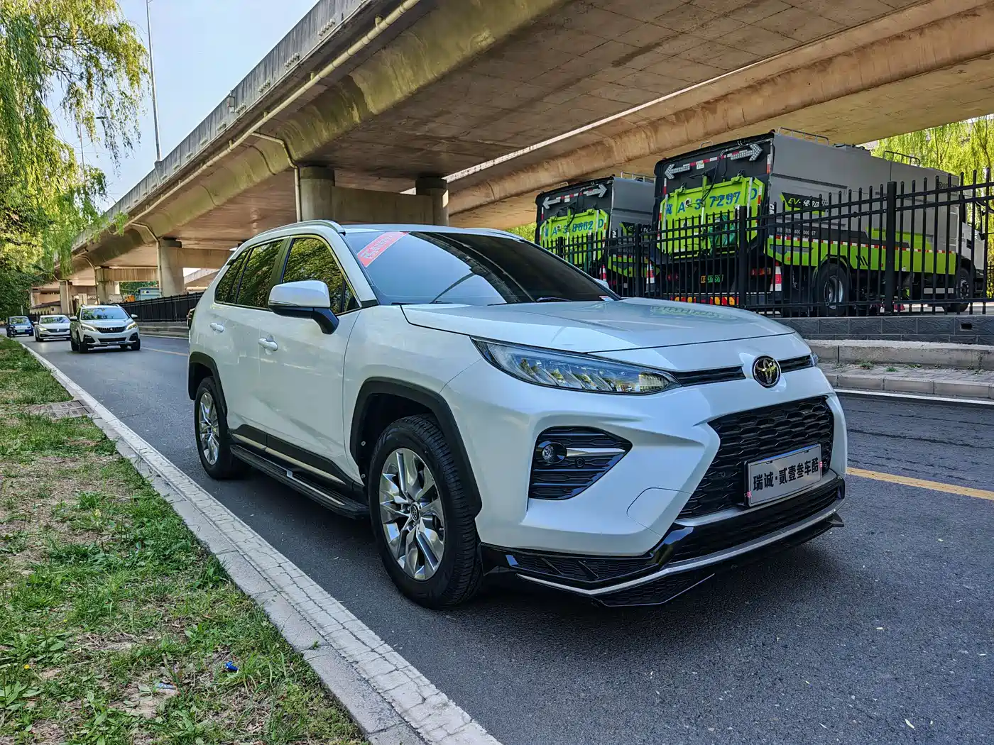 Toyota Wildlander 2021 2.0L CVT 2WD Luxury Edition фото 3