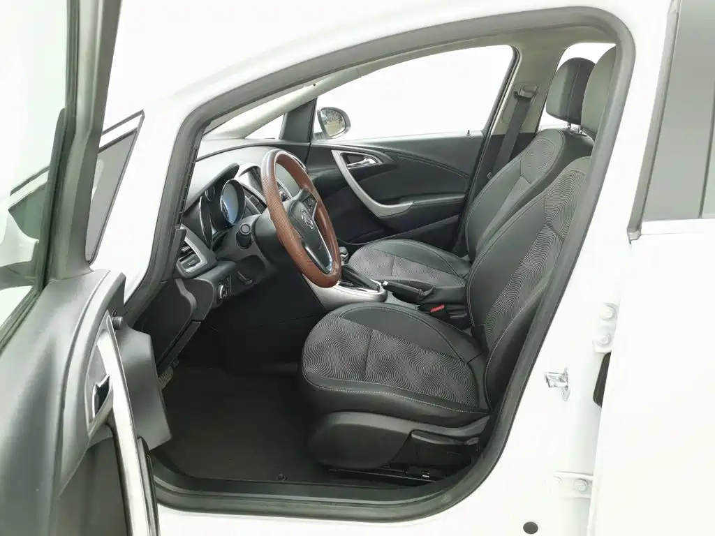 Фото 10 - Buick Excelle