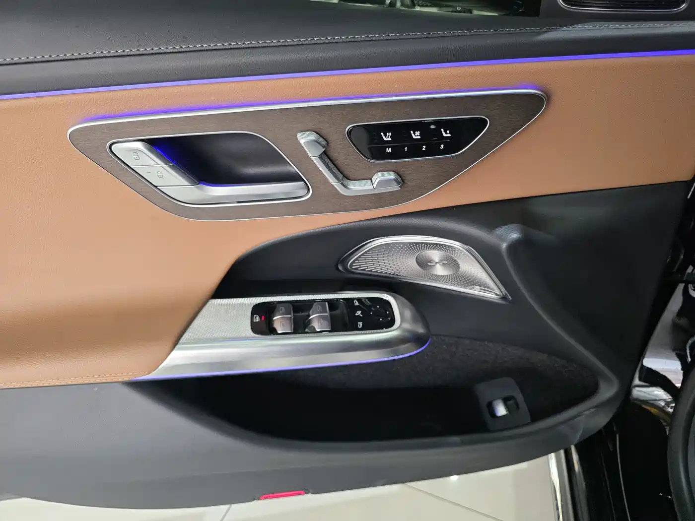 Mercedes-Benz E-Class 2025 E 300 L Luxury фото 6