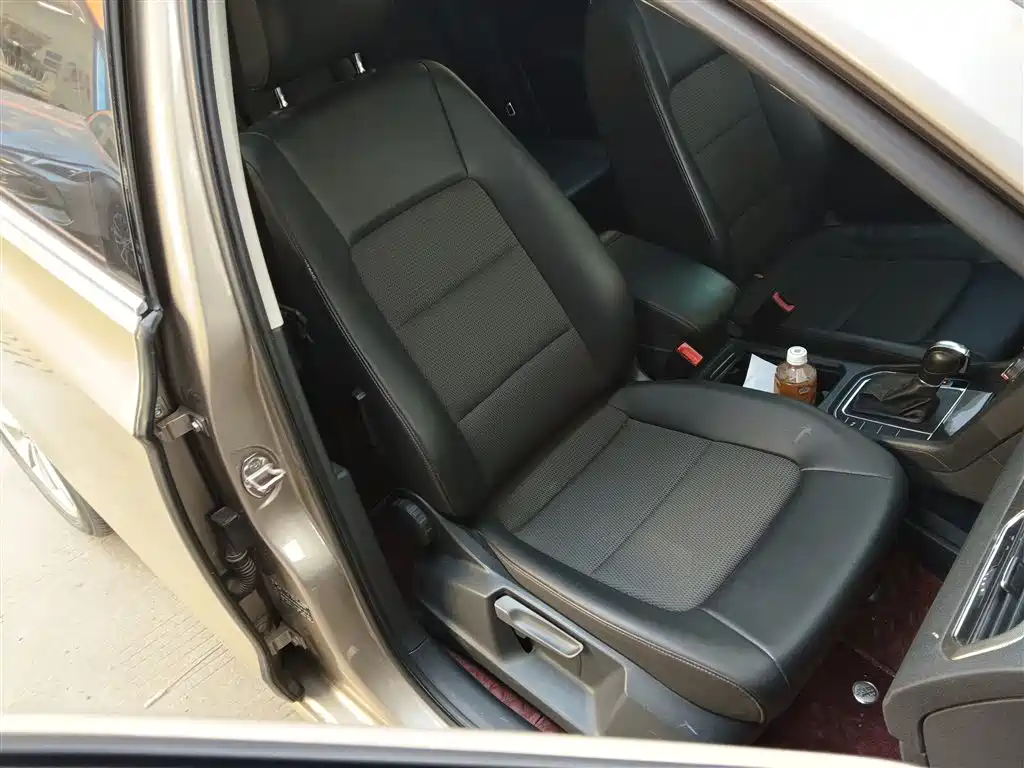 Volkswagen Golf Sportsvan 2018 230TSI Automatic Progressive фото 20
