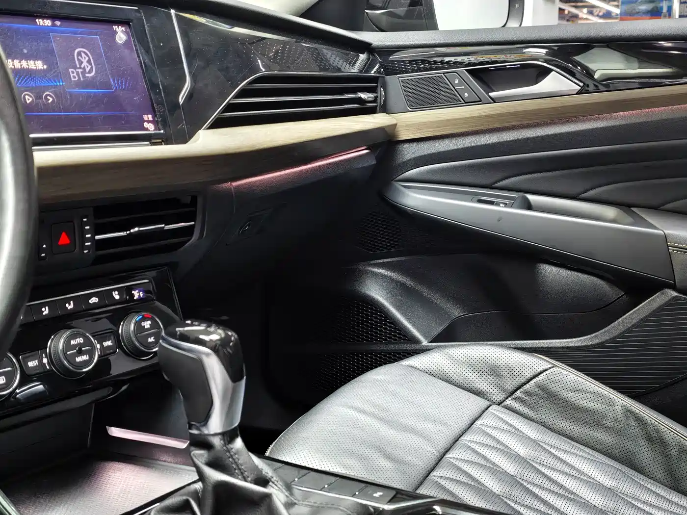 Volkswagen Passat 2019 330TSI Luxury Edition China VI фото 9