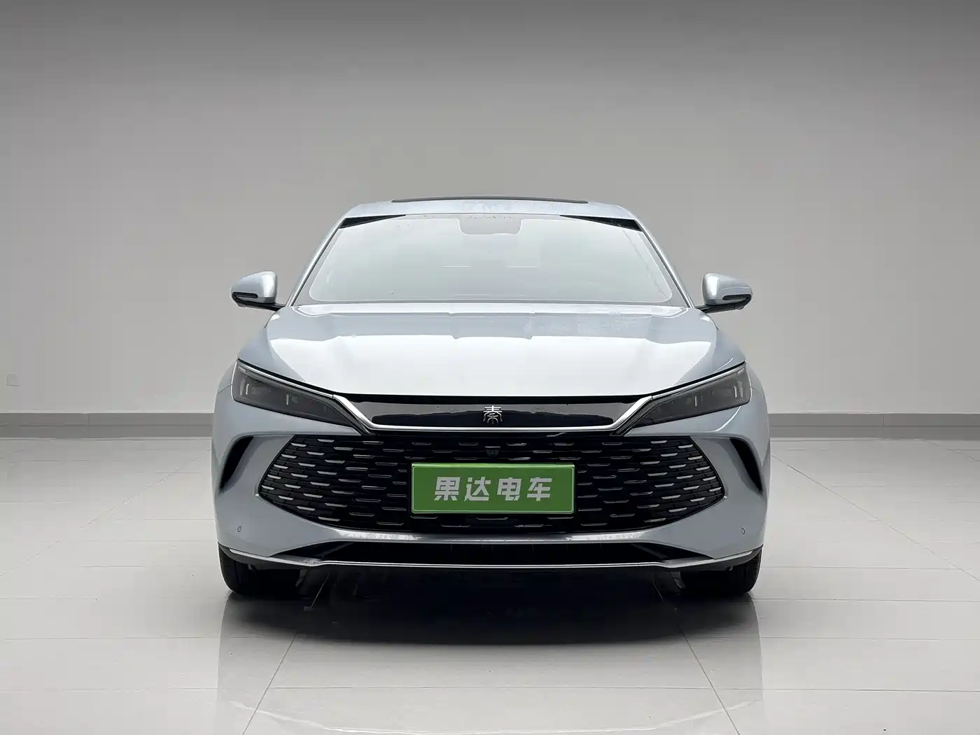 BYD Qin L 2024 DM-i 120KM Leading фото 2