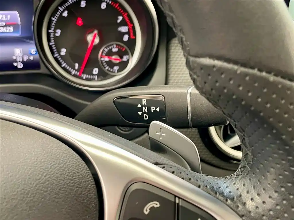 Mercedes-Benz GLA 2019 GLA 200 Dynamic фото 14