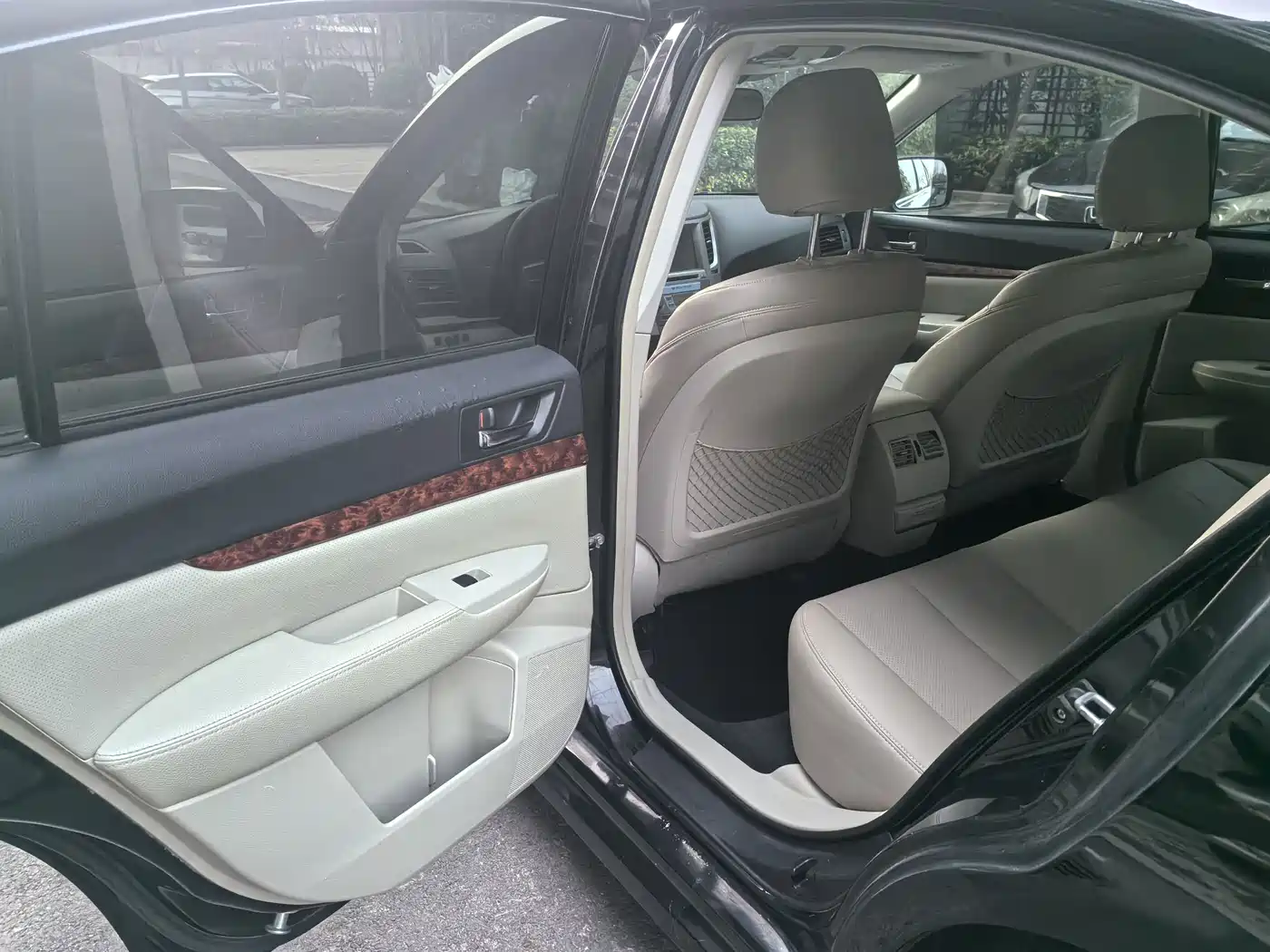 Subaru Legacy 2010 2.5i Luxury Navigation Edition фото 8