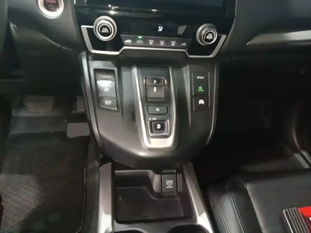 Фото 14 - Honda CR-V