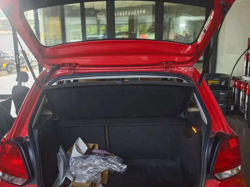 صورة 12 - Volkswagen Polo