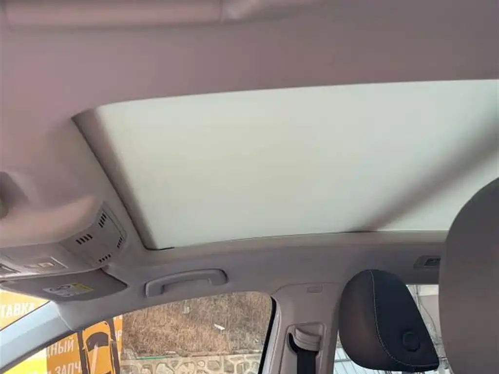 VOLKSWAGEN T ROC EXPLORING SONGS