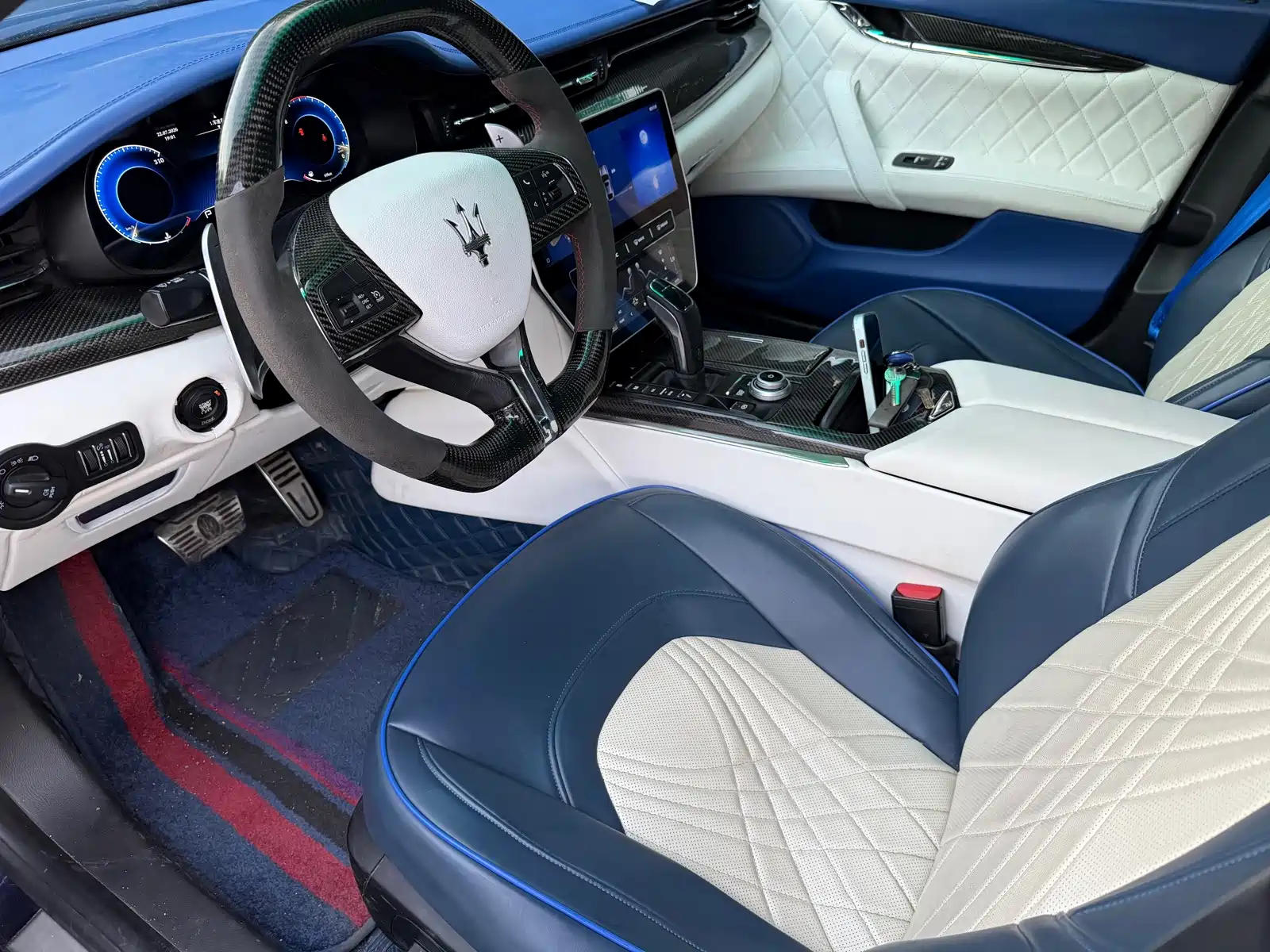 Photo 7 - Maserati Quattroporte