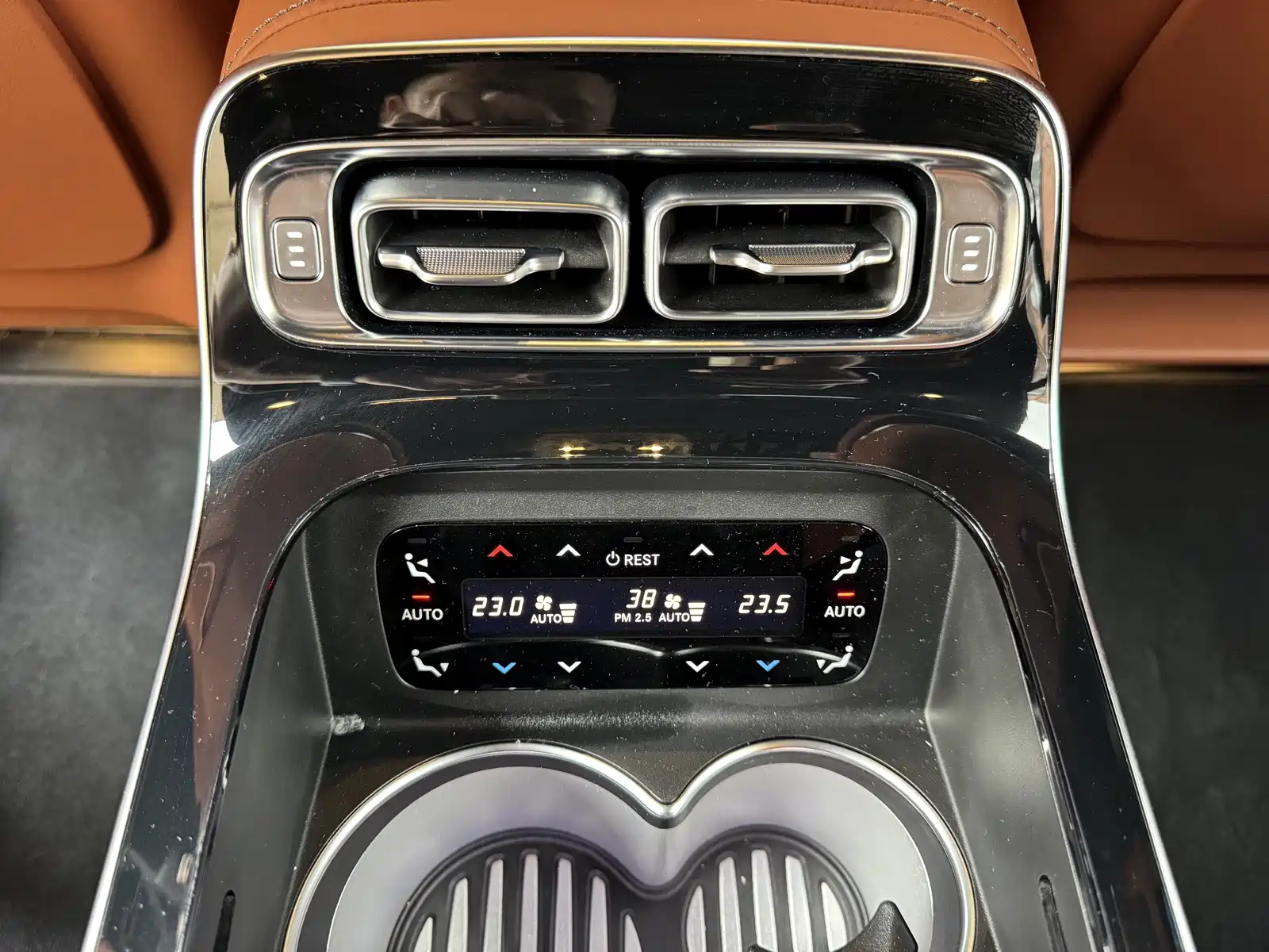 Фото 15 - Mercedes-Benz S-Class