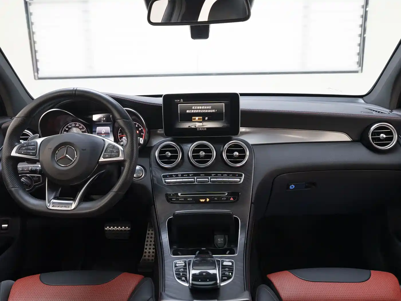 Mercedes-Benz GLC AMG 2018 AMG GLC 63 4MATIC+ фото 8