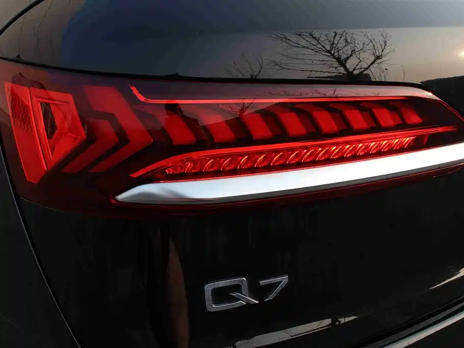 Audi Q7 2023 45 TFSI quattro S line Sport фото 13