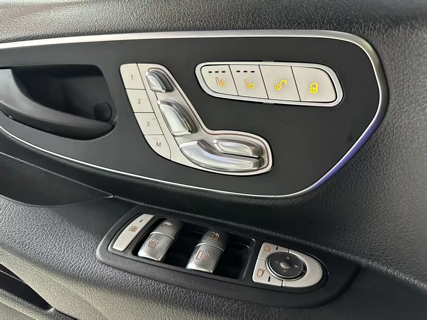 Mercedes-Benz Vito 2023 2.0T Elite 7-Seater фото 15