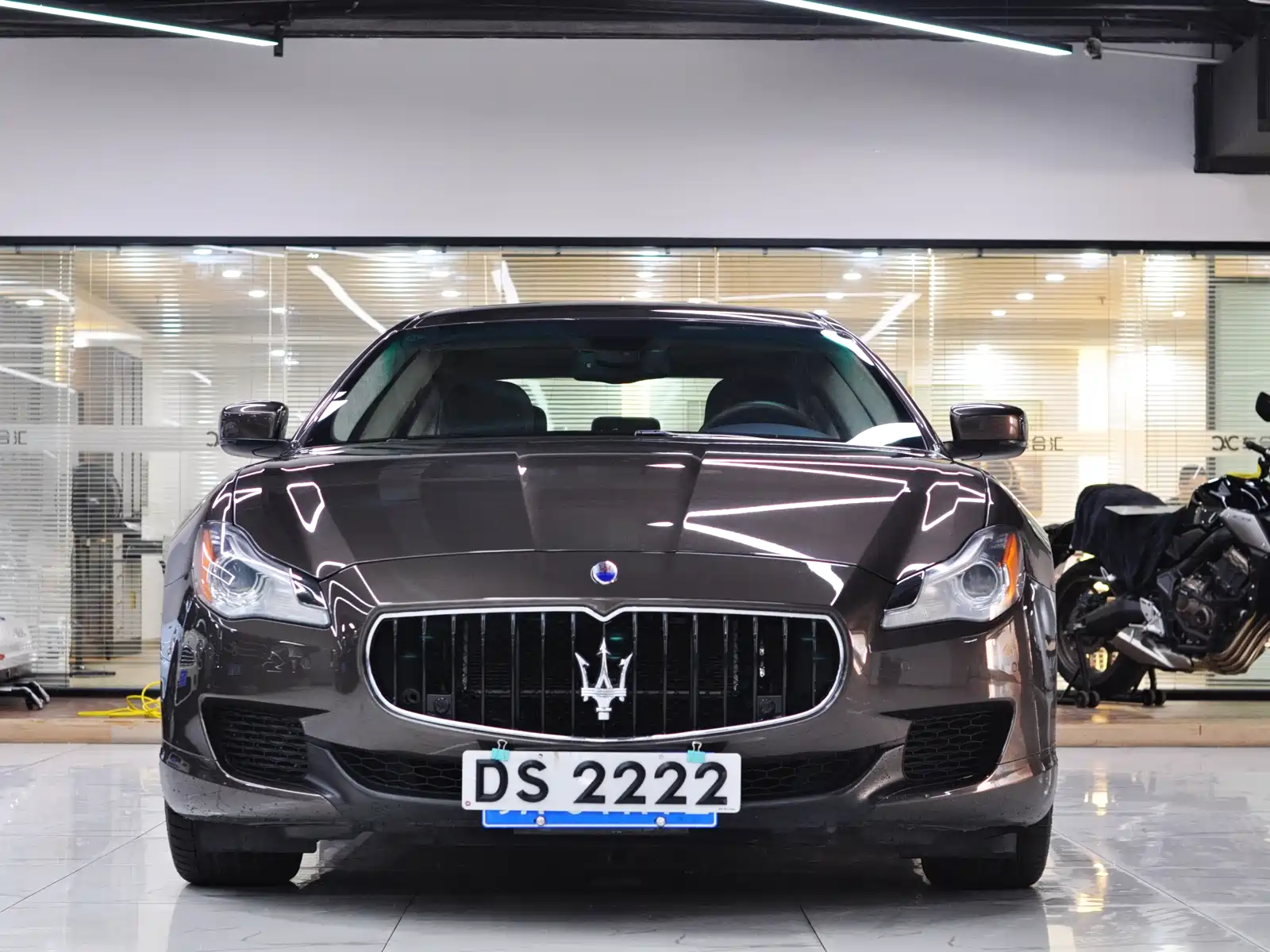 Photo 2 - Maserati Quattroporte