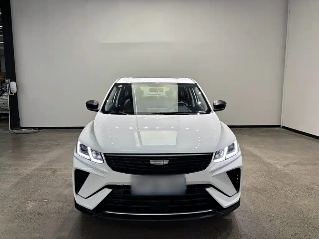 Фото 13 - Geely Coolray