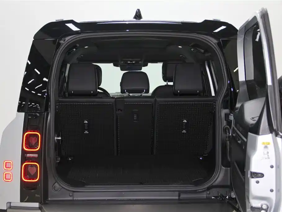Land Rover Defender 2024 110 3.0T P400 X-DYNAMIC HSE фото 21
