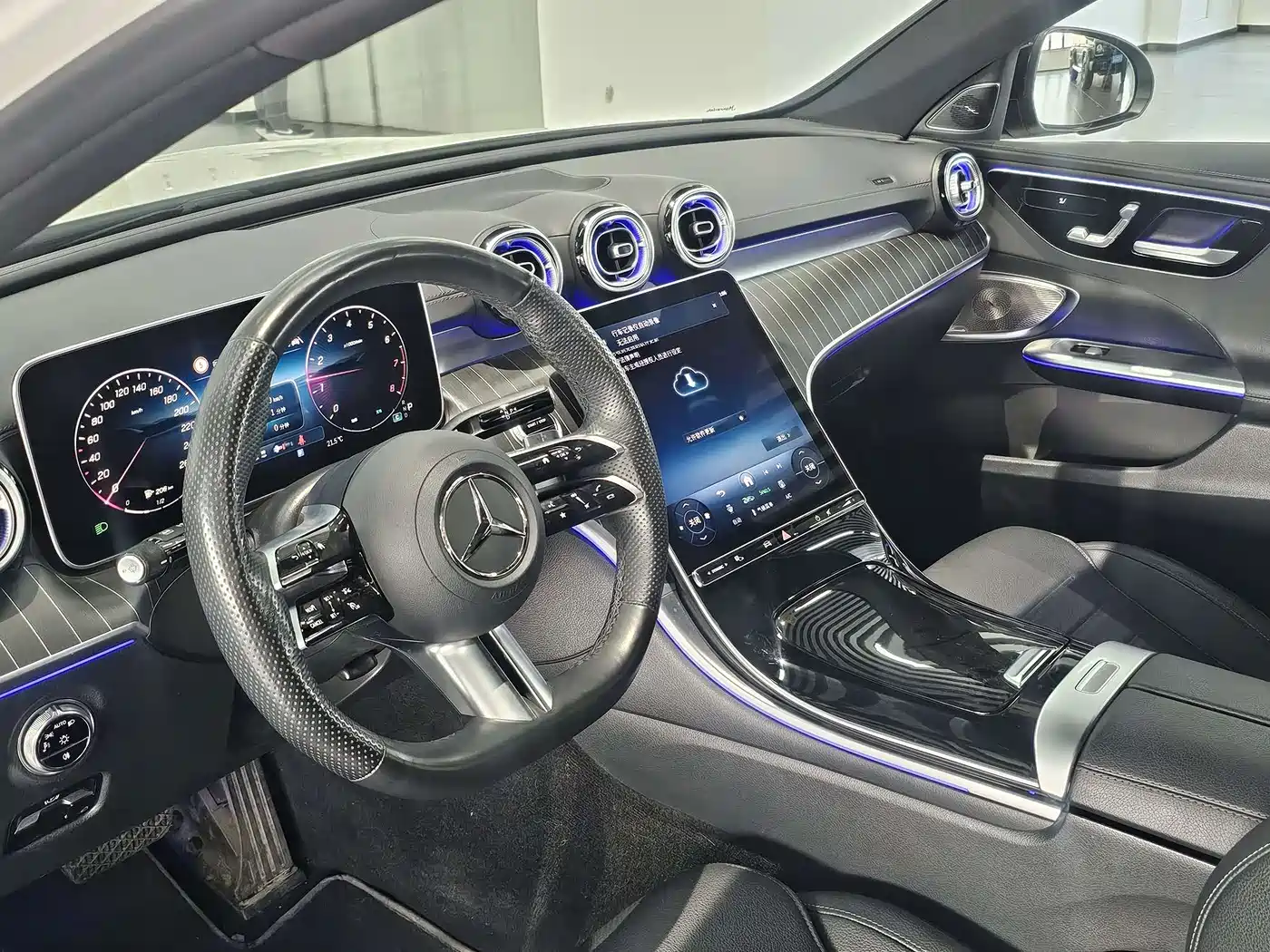 Mercedes-Benz C-Class 2025 C 260 L Night Sport Edition фото 8