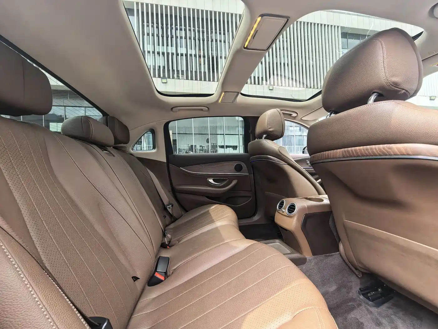 Mercedes-Benz E-Class 2020 E 260 L фото 19