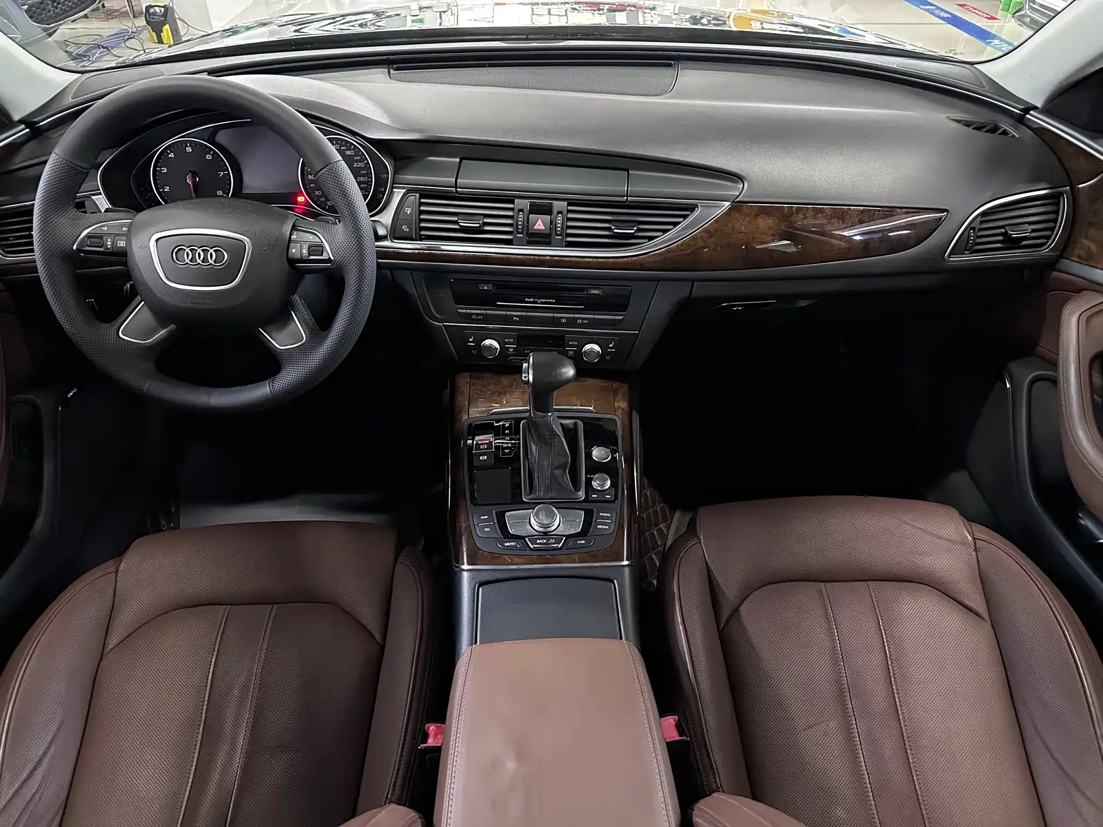 Фото 4 - Audi A6L
