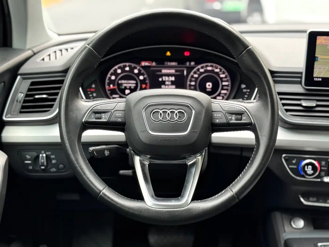 Audi Q5L 2020 Facelift 40 TFSI Honor Fashion фото 6