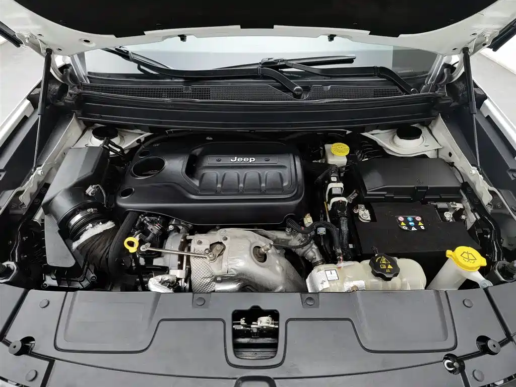 JEEP GRAND COMMANDER