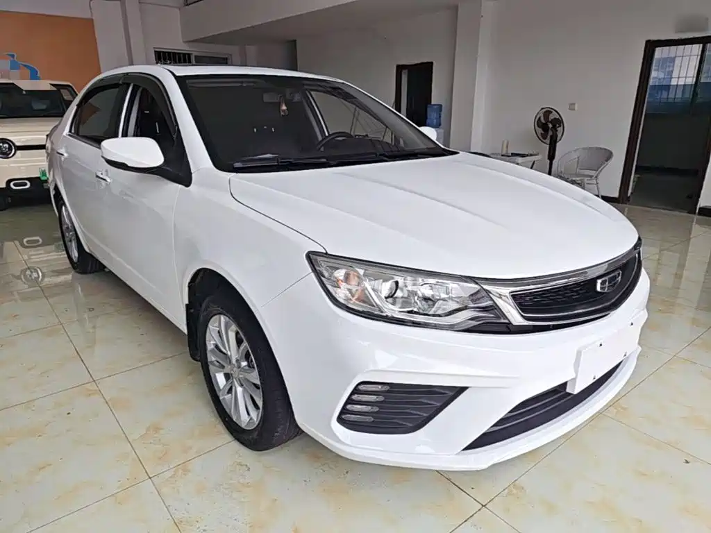 Фото 4 - Geely Vision