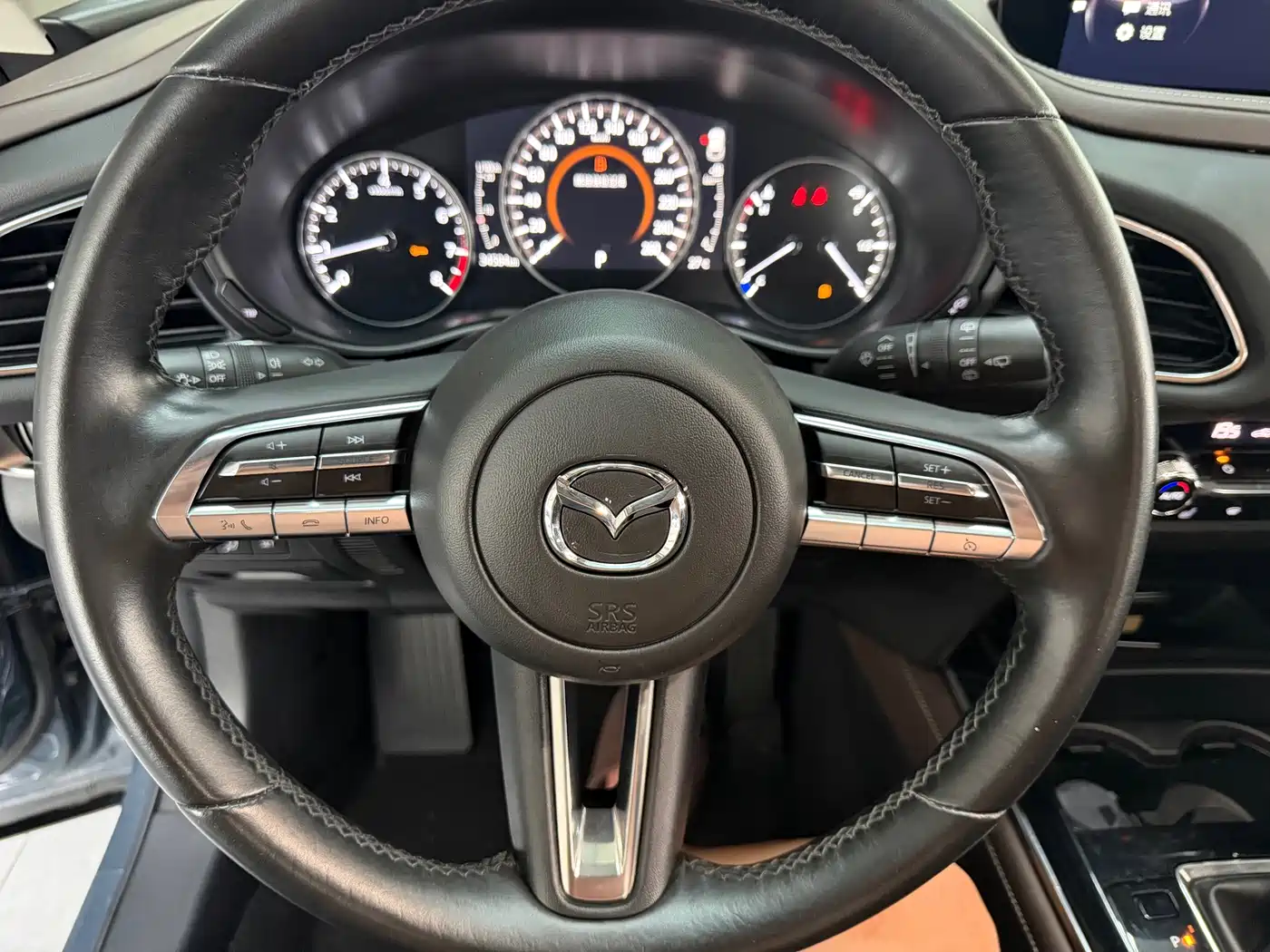 Фото 10 - Mazda CX-30