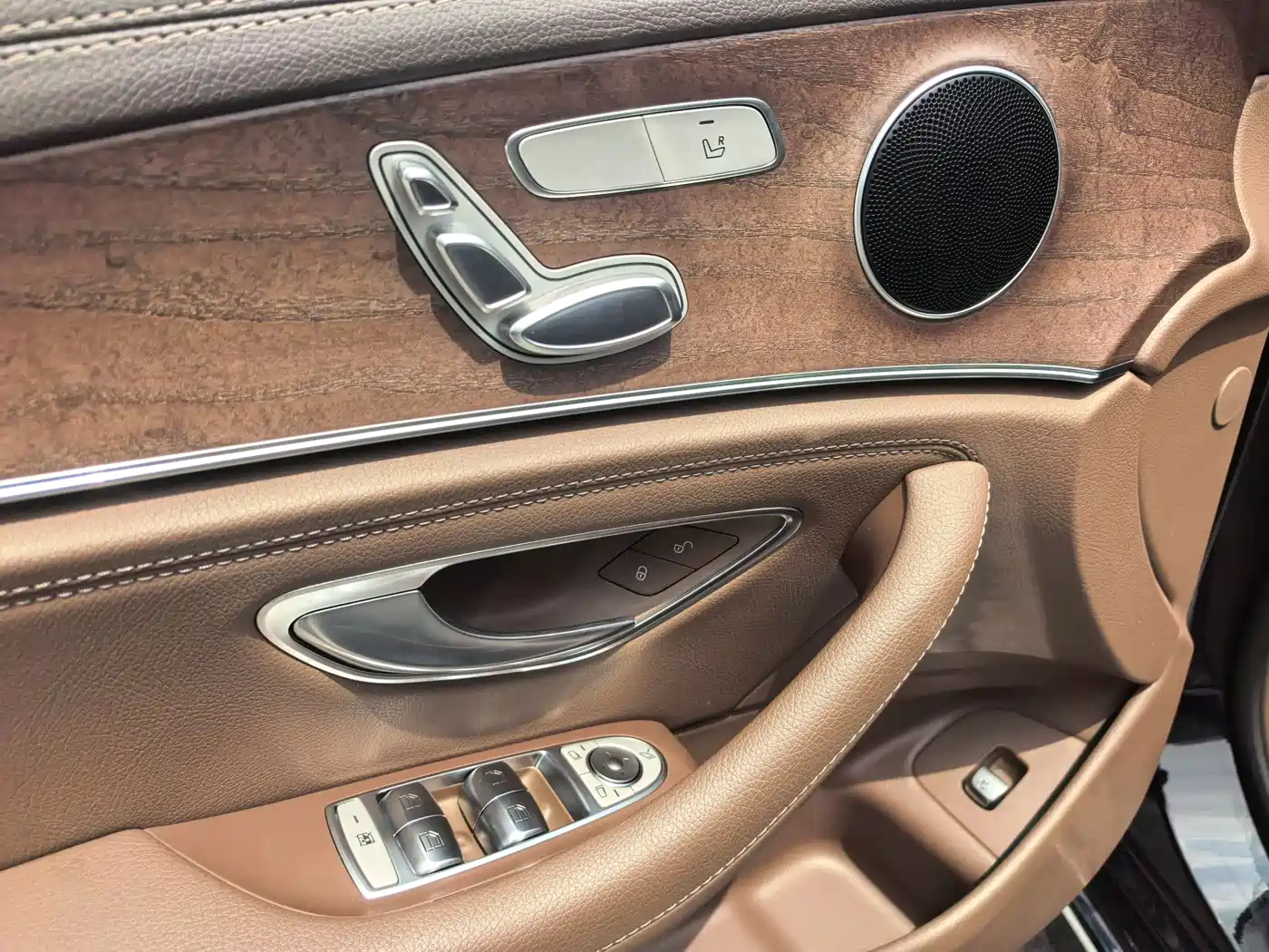 Mercedes-Benz E-Class 2020 E 260 L фото 6
