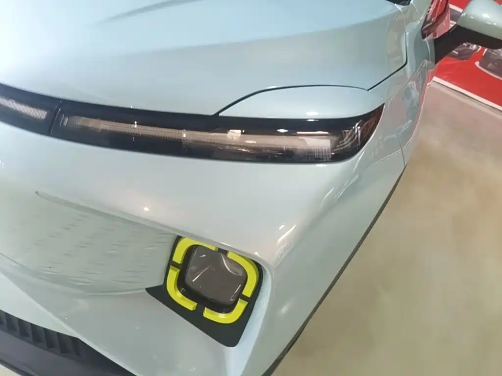 Фото 24 - Geely Geometry E Firefly