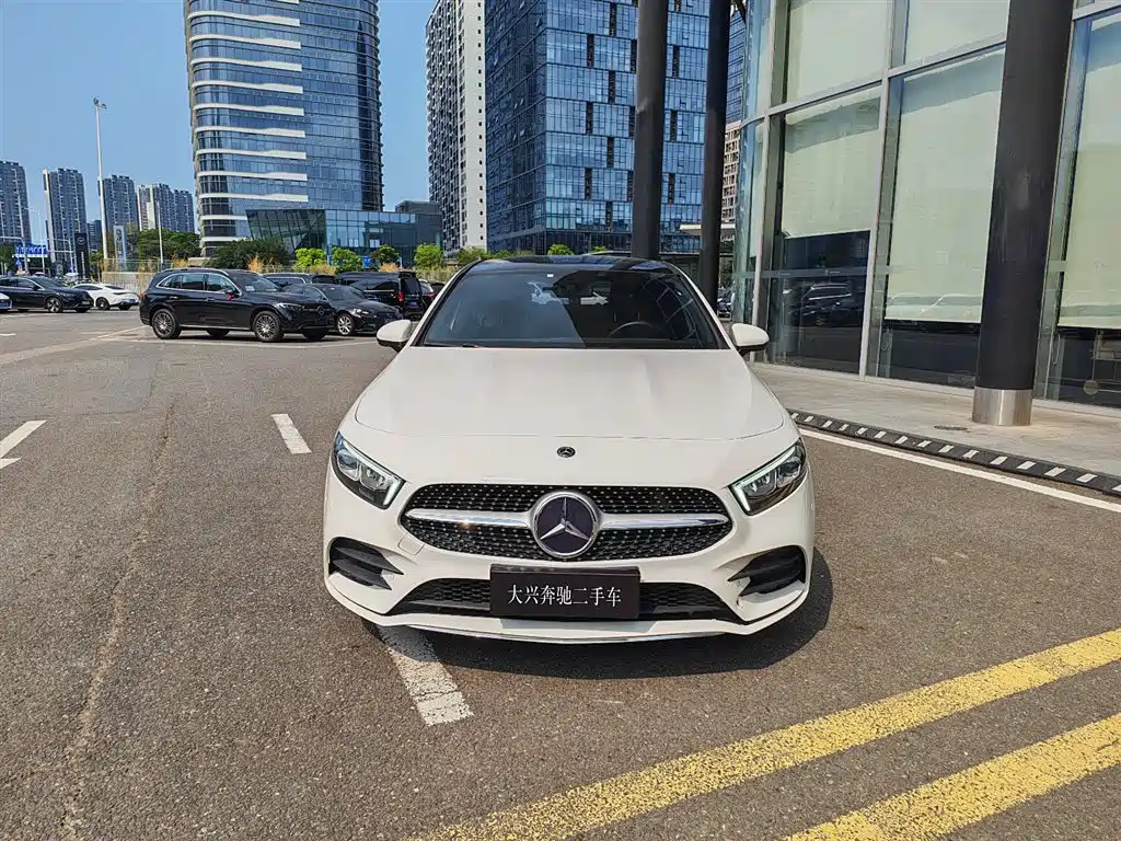 Mercedes-Benz A-Class 2020 Facelift A 200 L Sport Sedan Fashion фото 10