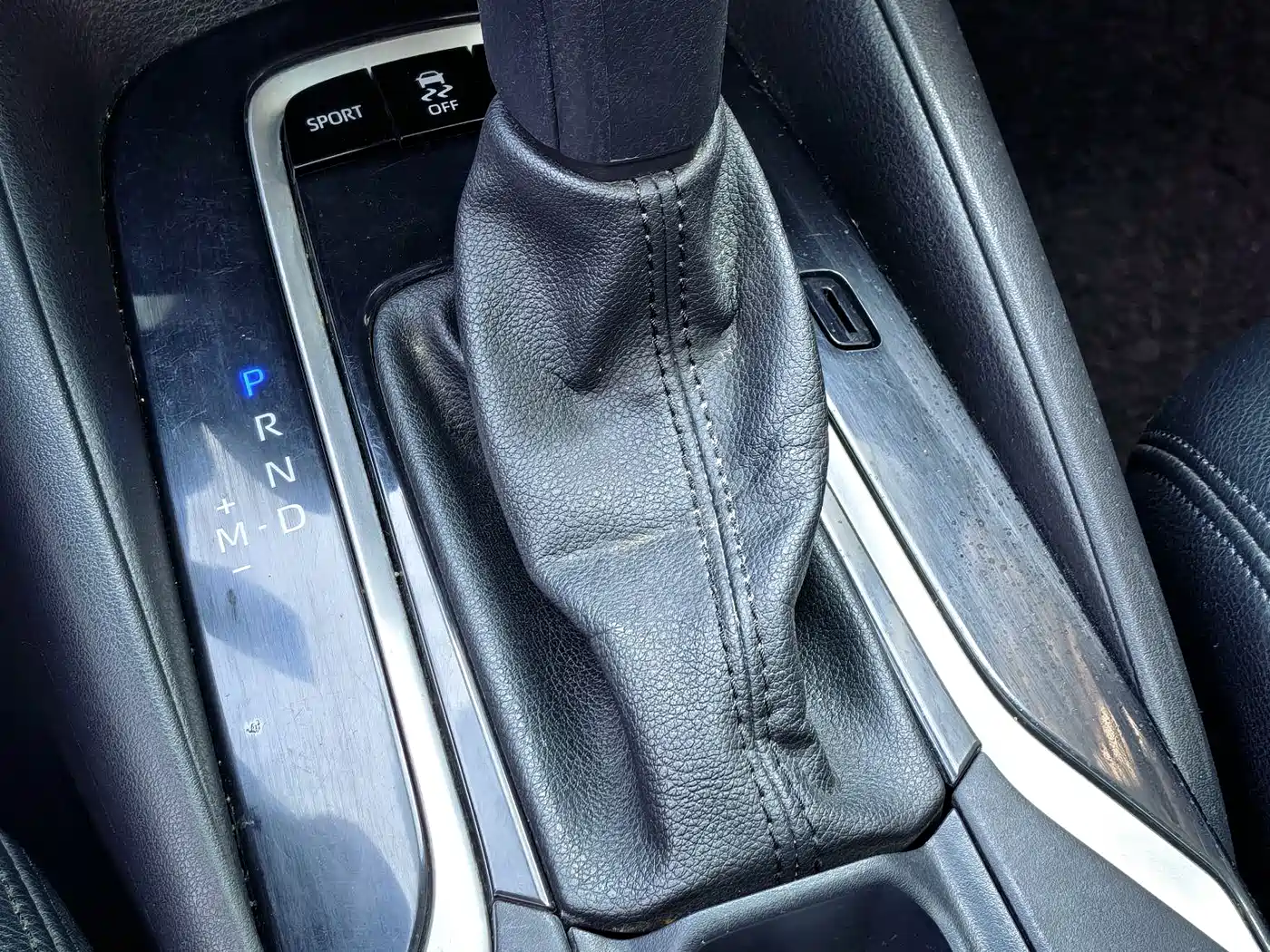 Toyota Corolla 2019 1.2T S-CVT GL-i Luxury Edition фото 19