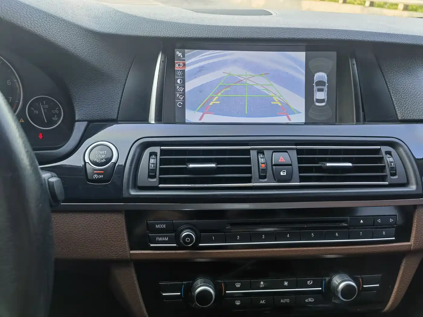 BMW 5 Series (Import) 2014 520i Classic фото 12