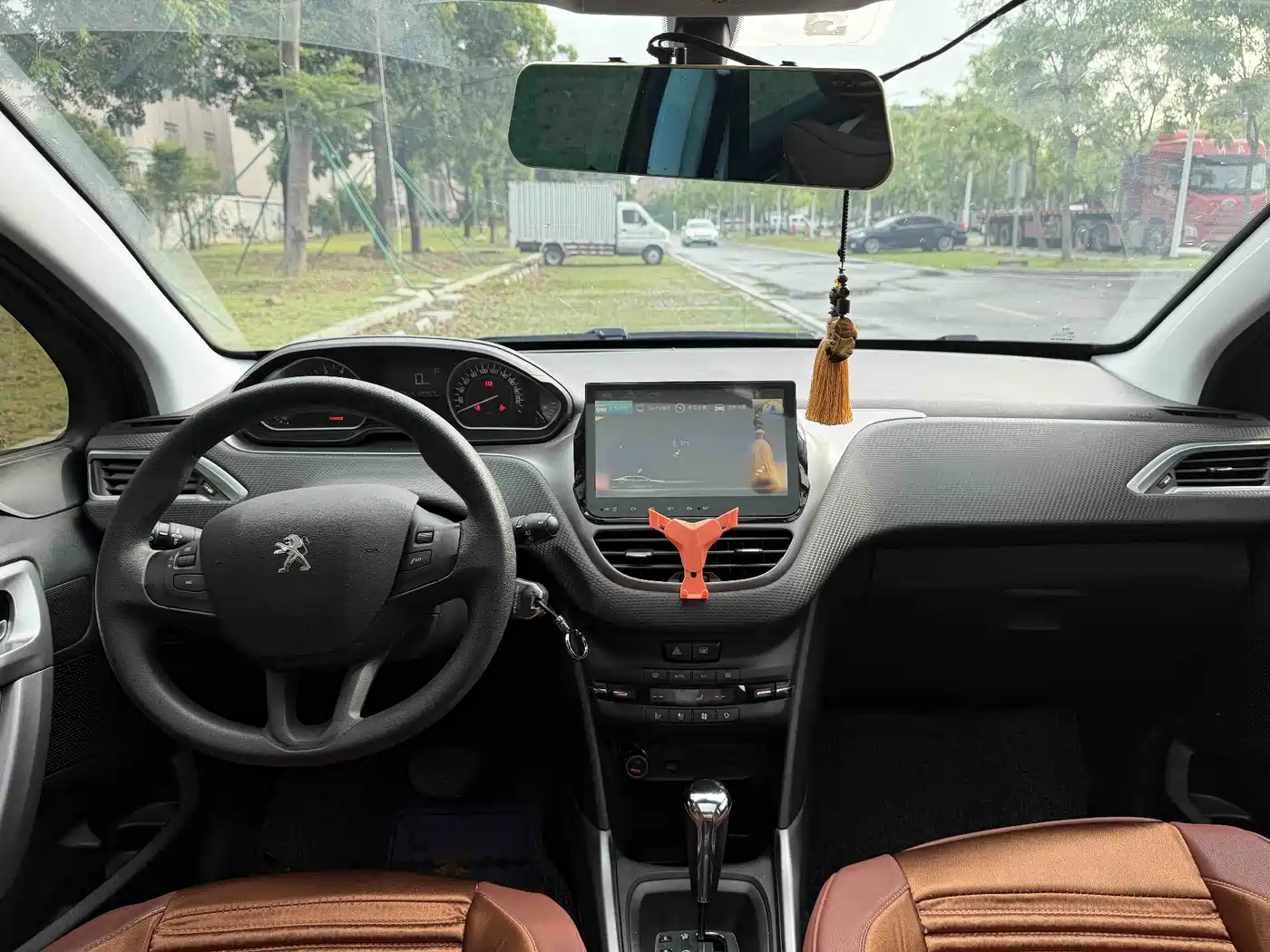 Peugeot 2008 2014 1.6L Automatic Fashion Edition фото 12