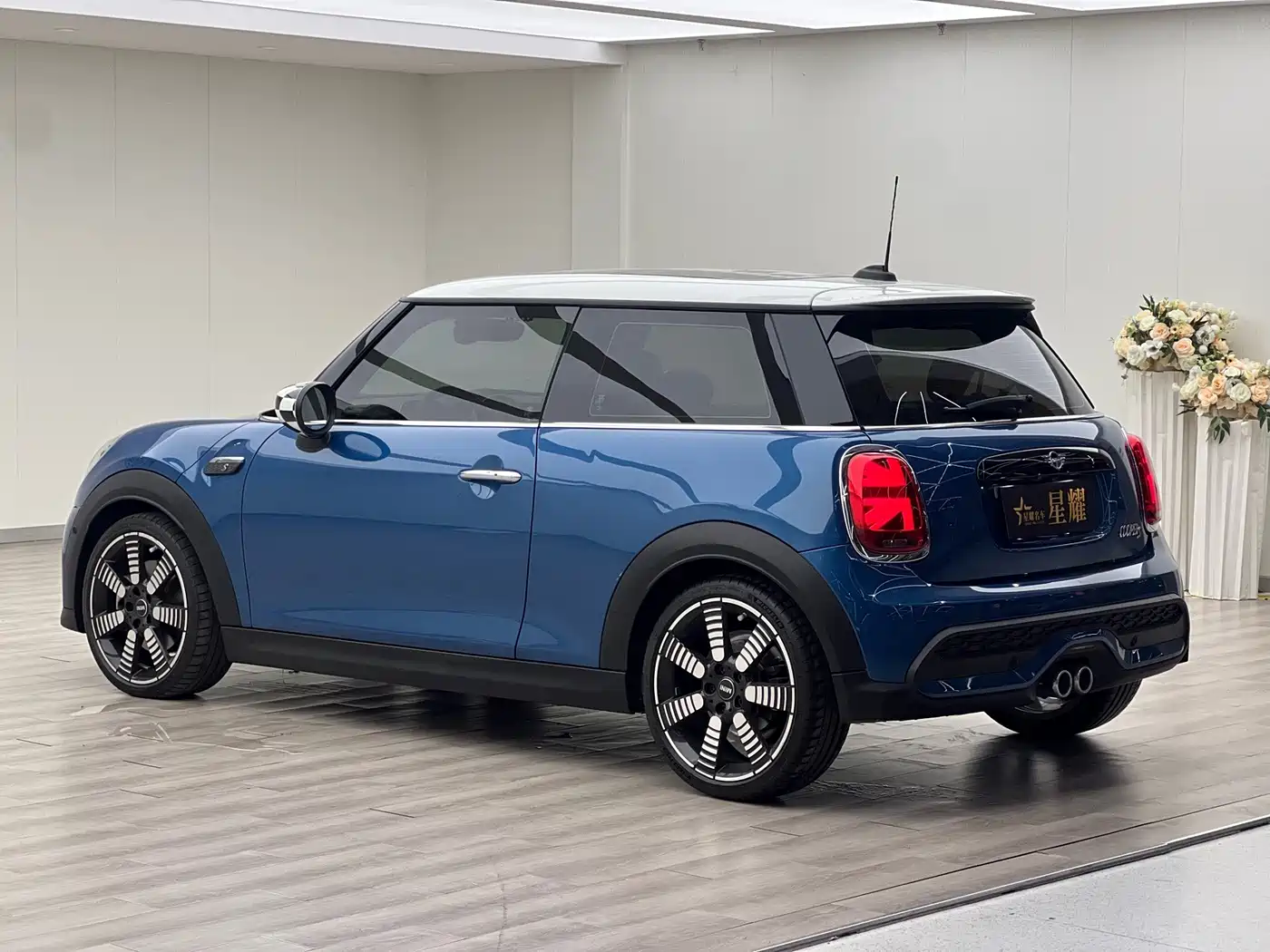 Фото 20 - MINI MINI
