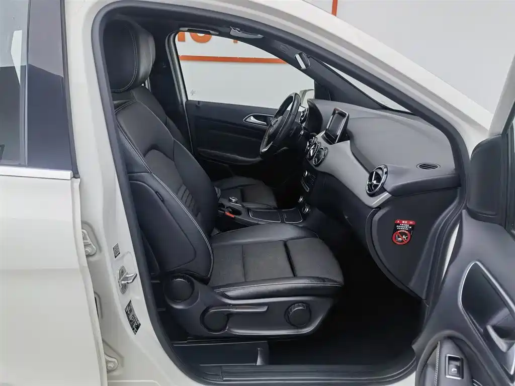 Mercedes-Benz B-Class 2015 B 200 Dynamic фото 23