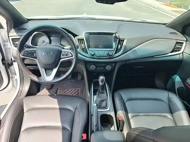 Chevrolet Monza 2019 RS 330T Auto Smooth Edition China VI фото 5