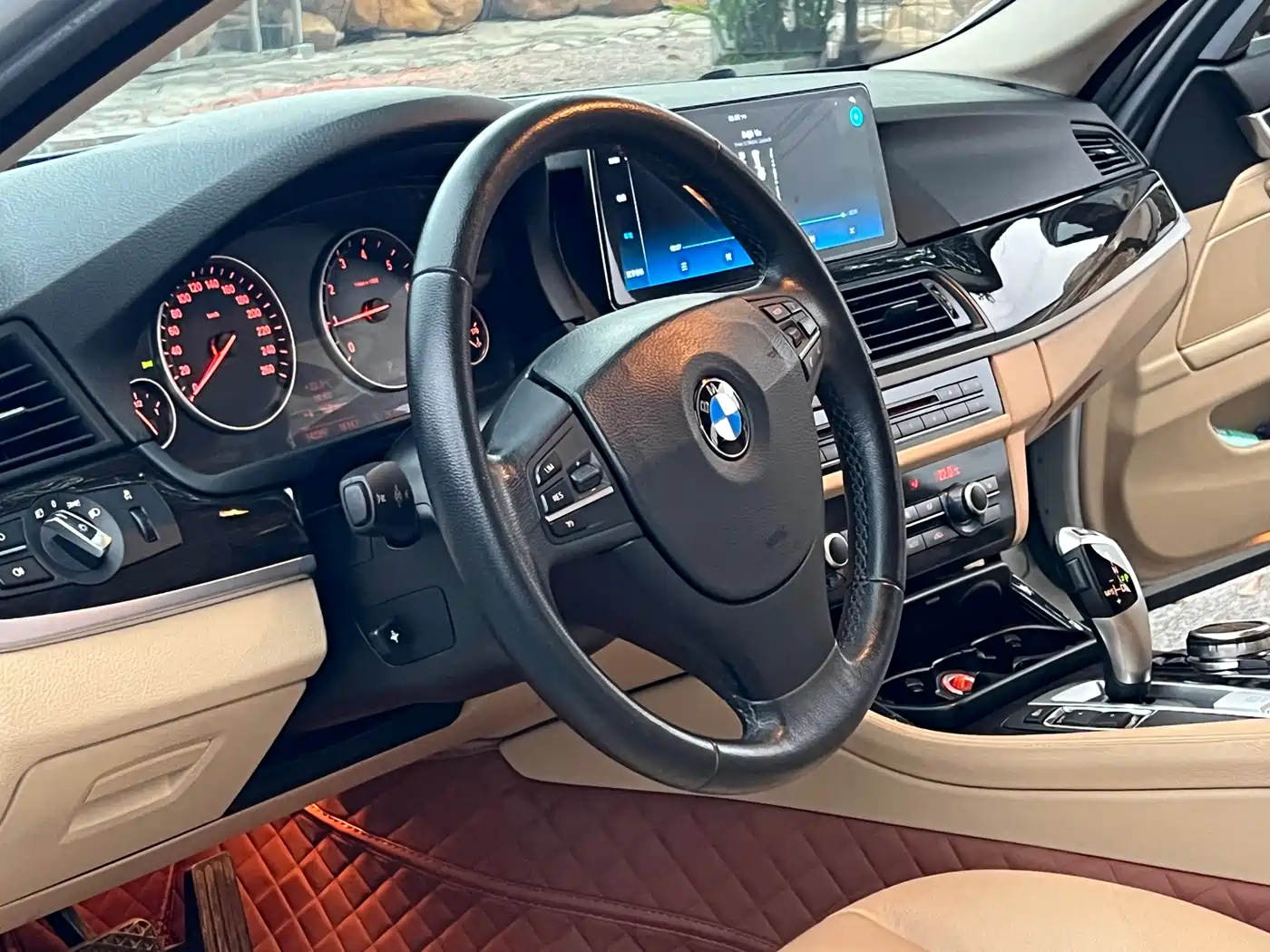 BMW 5 Series 2013 530Li Leadership фото 5