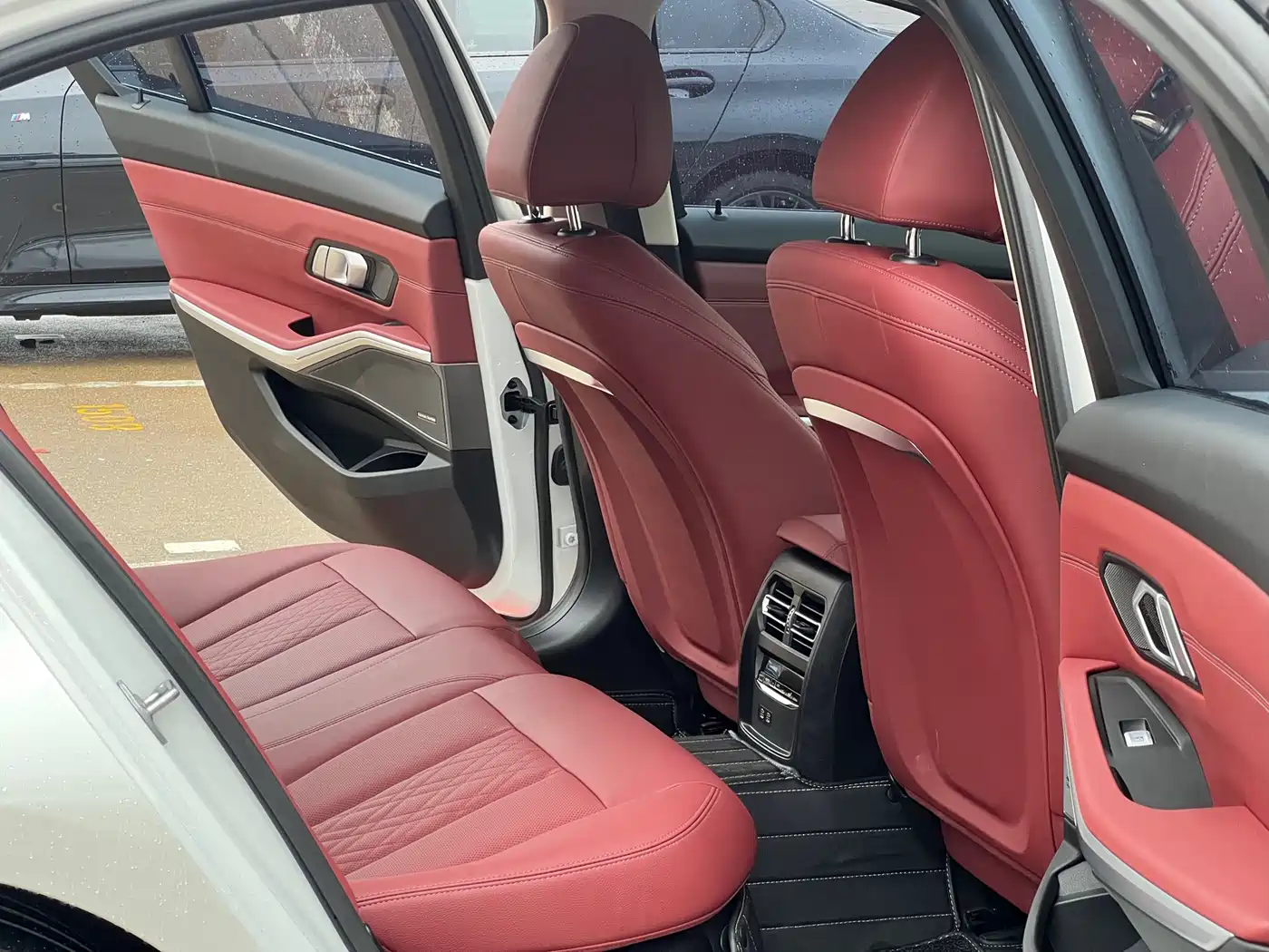 BMW 3 Series 2024 325Li M Sport Shadowline Package фото 7