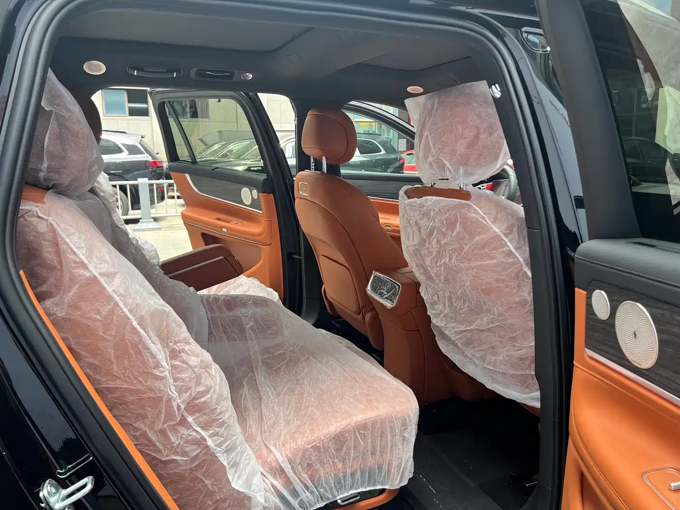 AITO Wenjie AITO M9 2024 Range Extender Max Edition 42kWh 6-seater фото 22