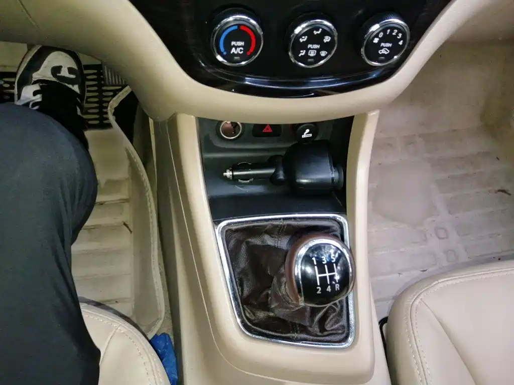 Baojun 730 2015 2014 1.5L Manual Comfort ESP Edition 7-Seater
