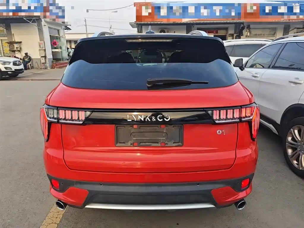 Lynk & Co 01 2017 2.0T AWD Pro фото 6