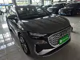 Photo 4 - Audi Q4 e-tron