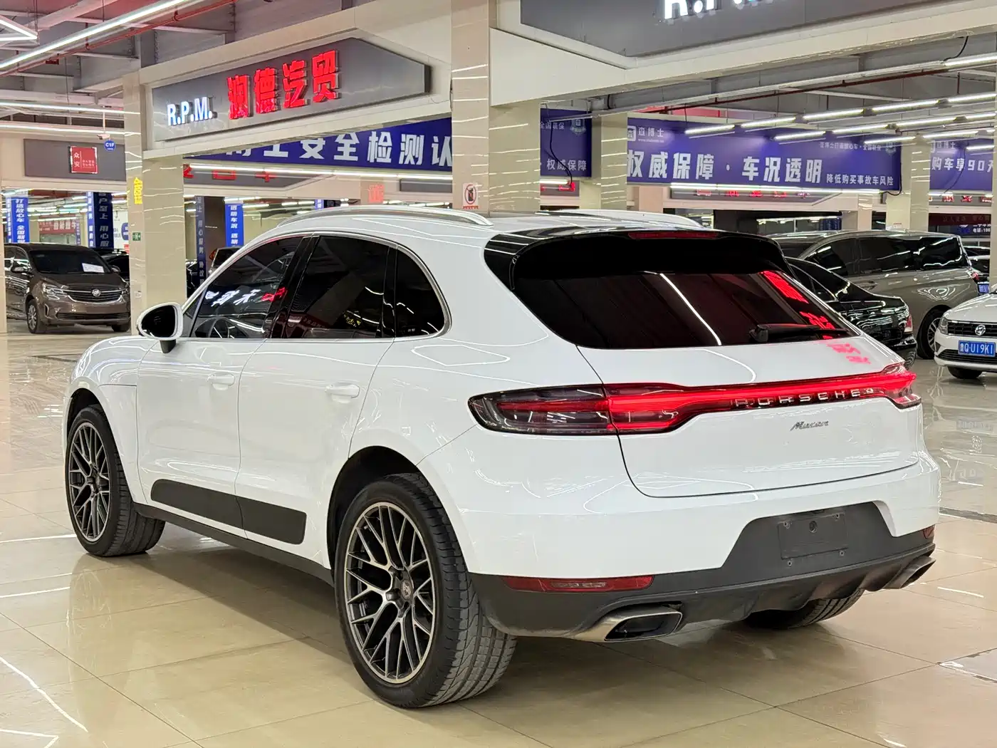 Porsche Macan 2018 Macan 2.0T фото 5