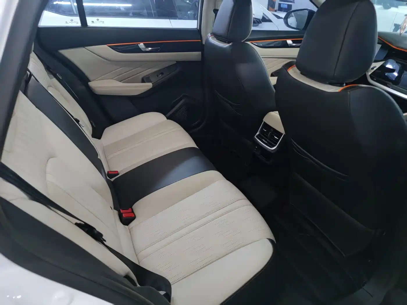Dongfeng Aeolus Yixuan MAX 2022 2022 1.5T Ultra Cool Dad Edition